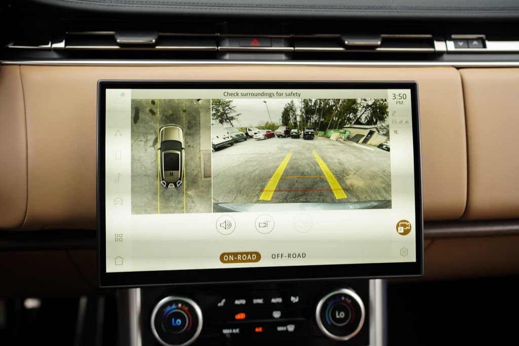 Used 2023 Land Rover Range Rover SE image 32