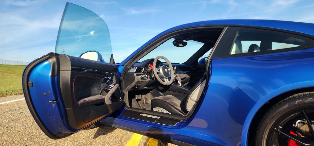 Used 2016 Porsche 911 Carrera GTS image 2