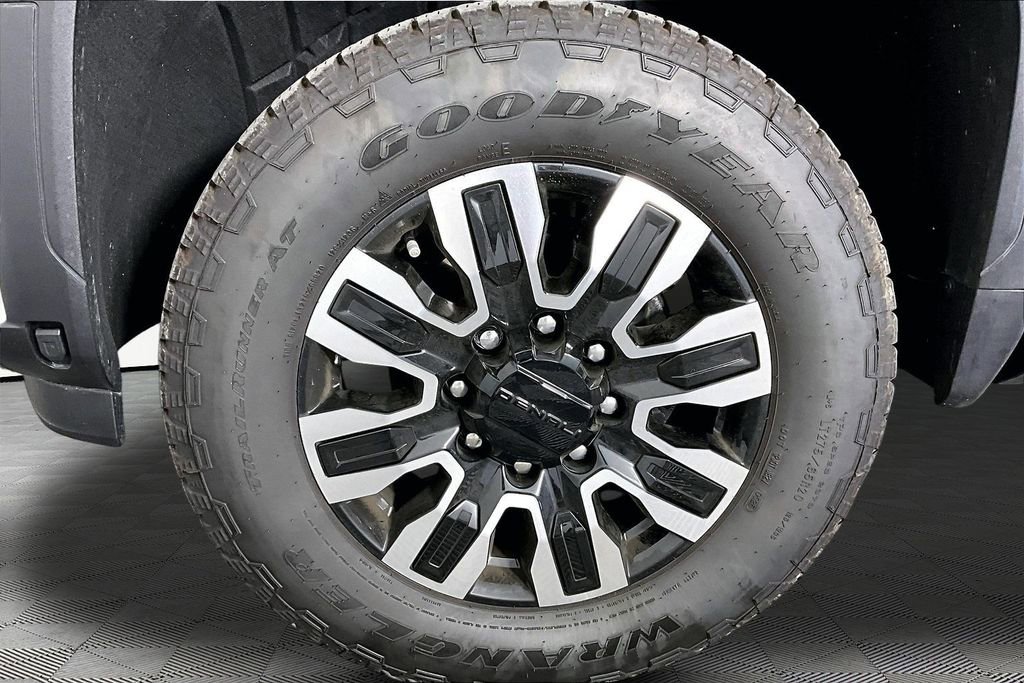 Used 2025 GMC Sierra 2500 Denali Ultimate w/ Max Trailering Package AWD/4WD image 29