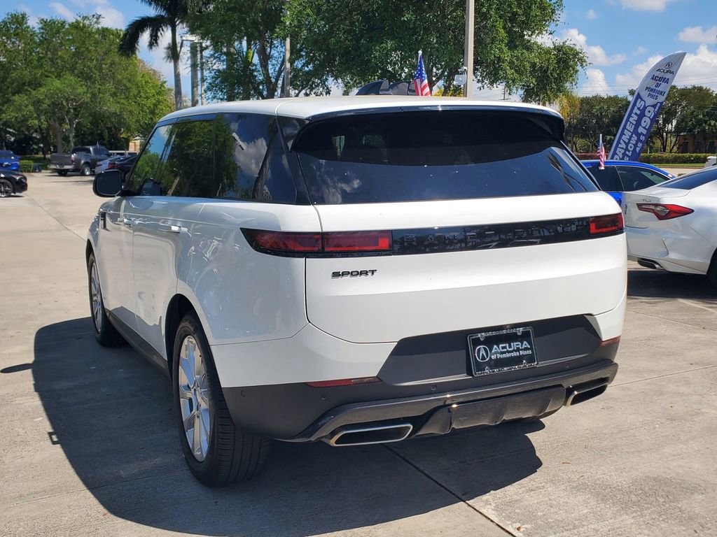 Used 2025 Land Rover Range Rover Sport SE image 5