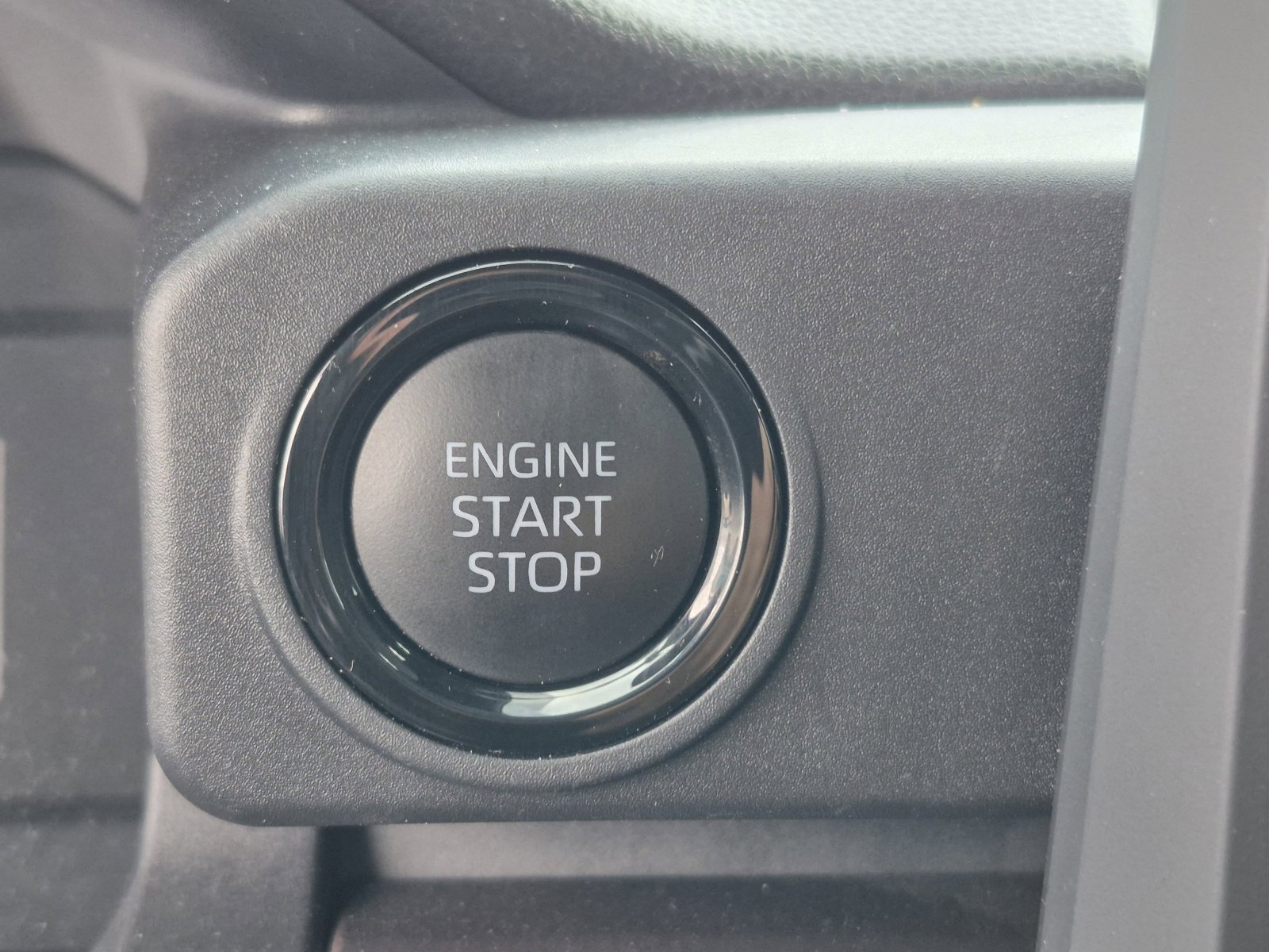 Certified 2025 Toyota Tacoma SR5 image 32