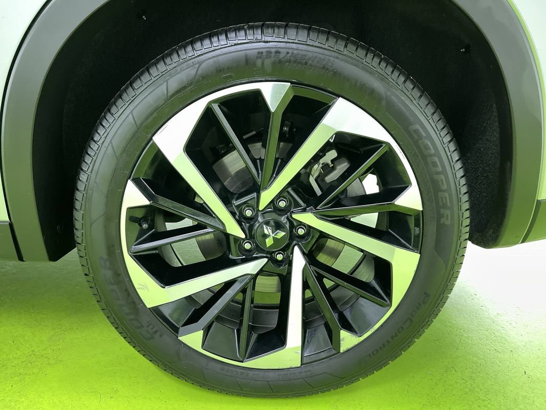 Used 2024 Mitsubishi Outlander Ralliart AWD/4WD image 16