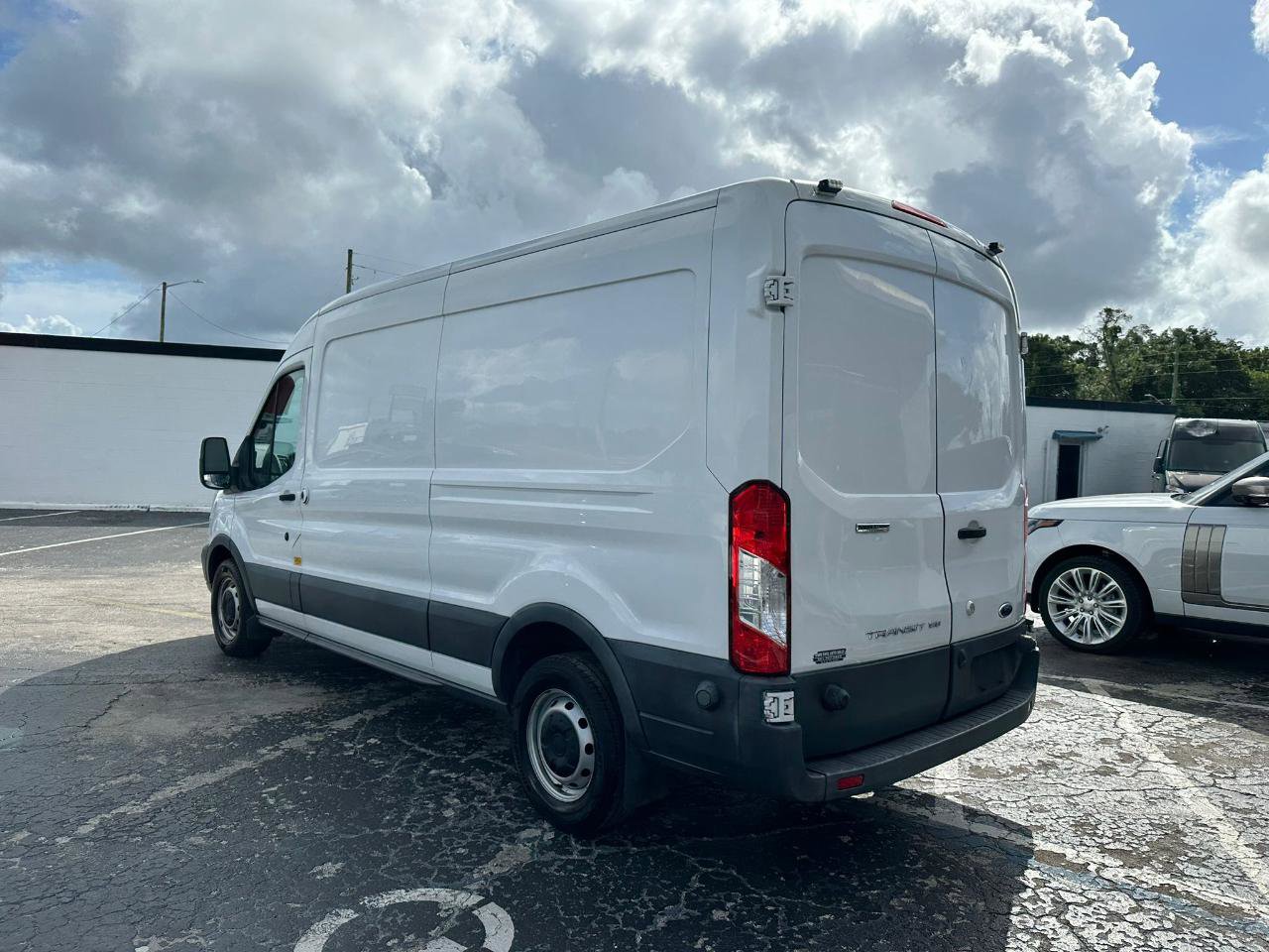 Used 2016 Ford Transit 150 148 Medium Roof RWD image 5