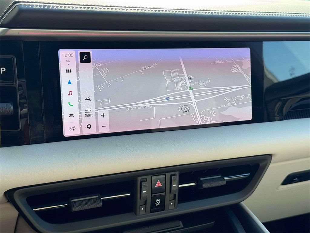 New 2025 Porsche Macan Turbo Electric AWD/4WD image 28