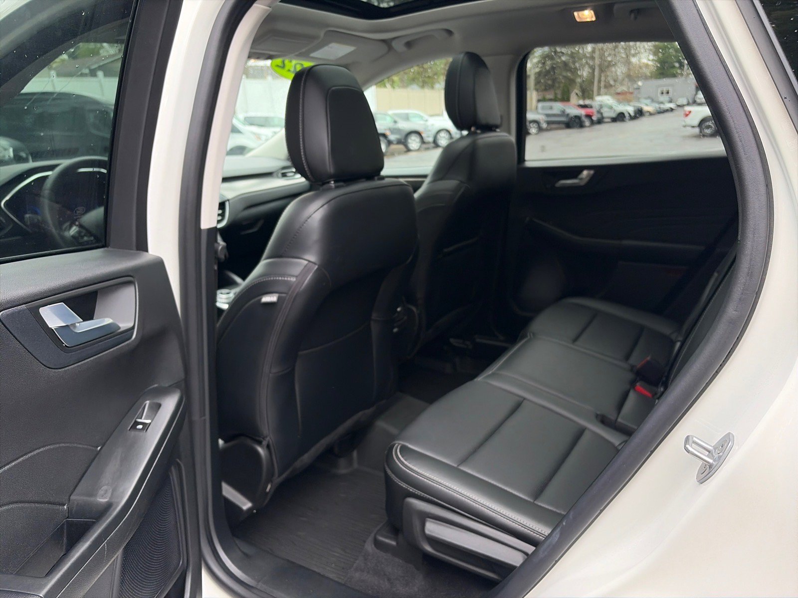 Used 2022 Ford Escape Titanium w/ Class II Trailer Tow Package AWD/4WD image 10