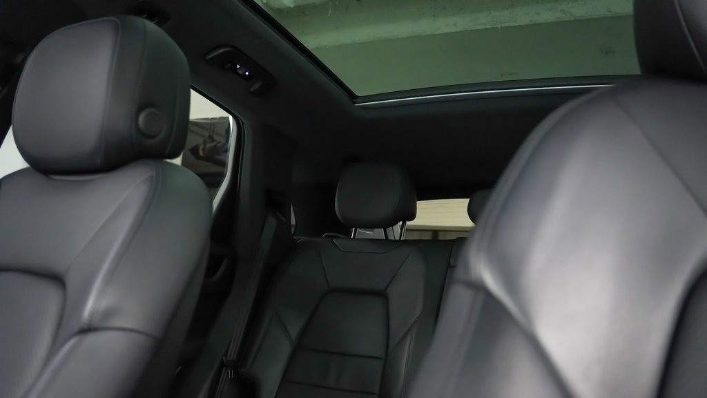 Used 2023 Porsche Cayenne image 34