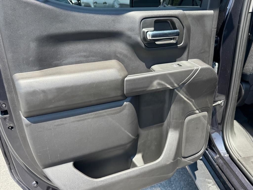 Used 2024 Chevrolet Silverado 1500 Custom Trail Boss w/ Turbomax Blackout Package AWD/4WD image 17