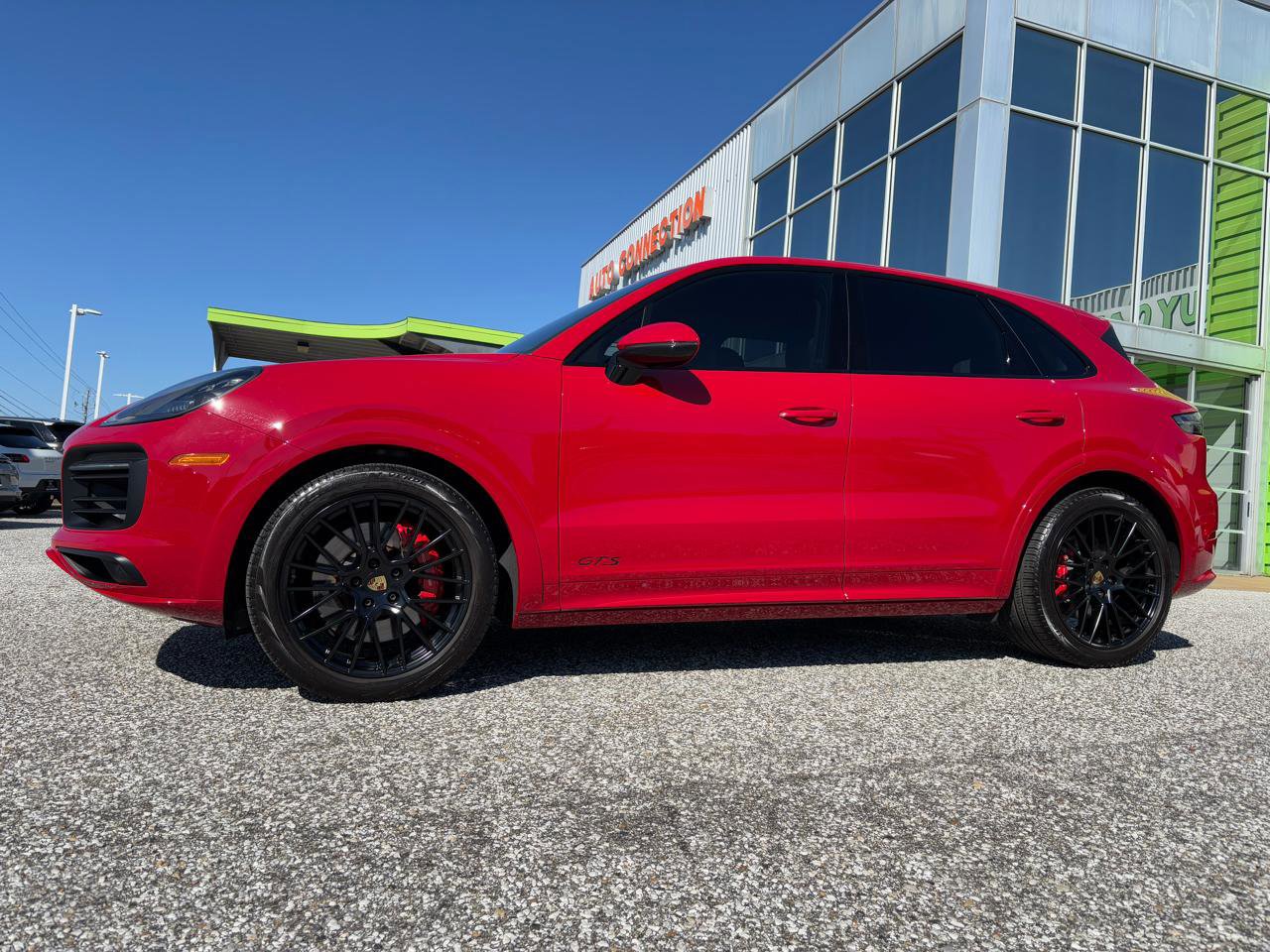 Used 2023 Porsche Cayenne GTS image 2