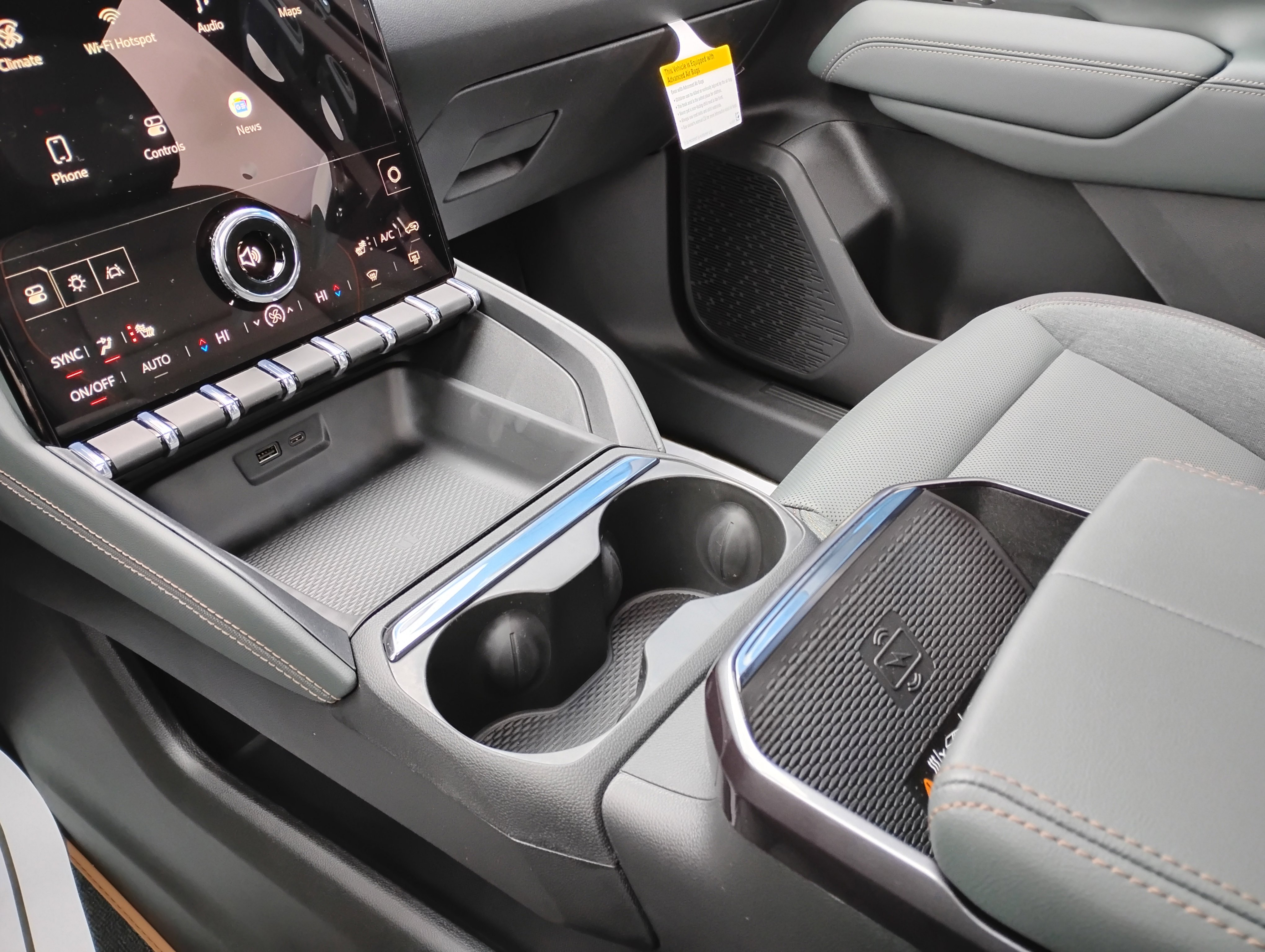 New 2026 GMC Terrain AT4 w/ LPO, Black Badging Package image 13