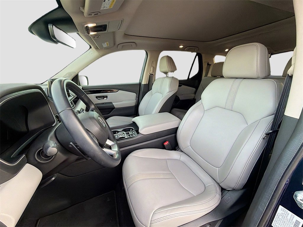 Used 2024 Honda Pilot Touring image 22