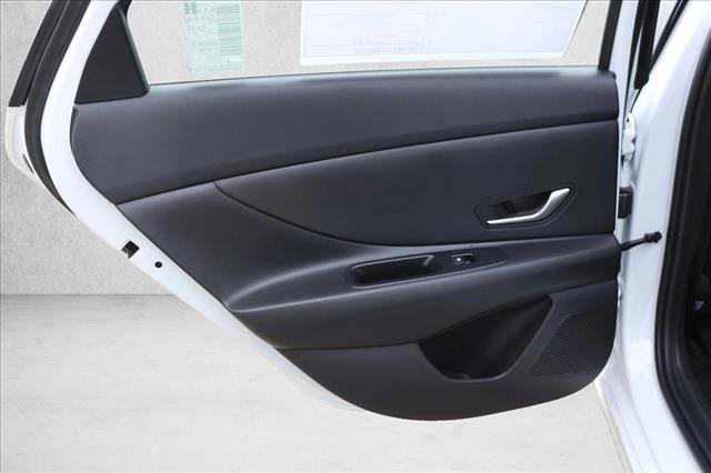 New 2026 Hyundai Elantra SE FWD image 21