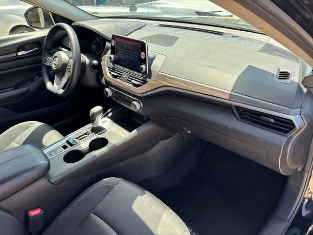 Used 2025 Nissan Altima 2.5 SV AWD/4WD image 12