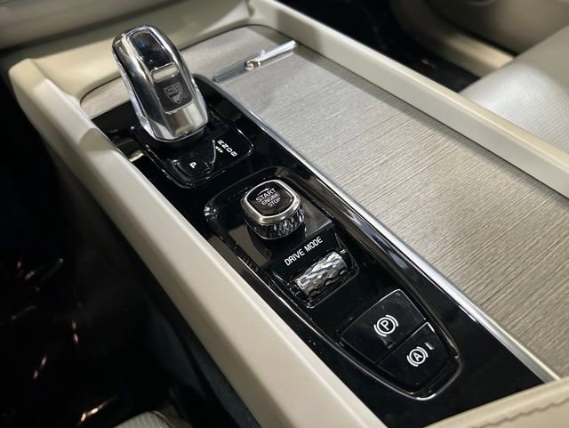 Used 2018 Volvo XC60 T8 Inscription image 39