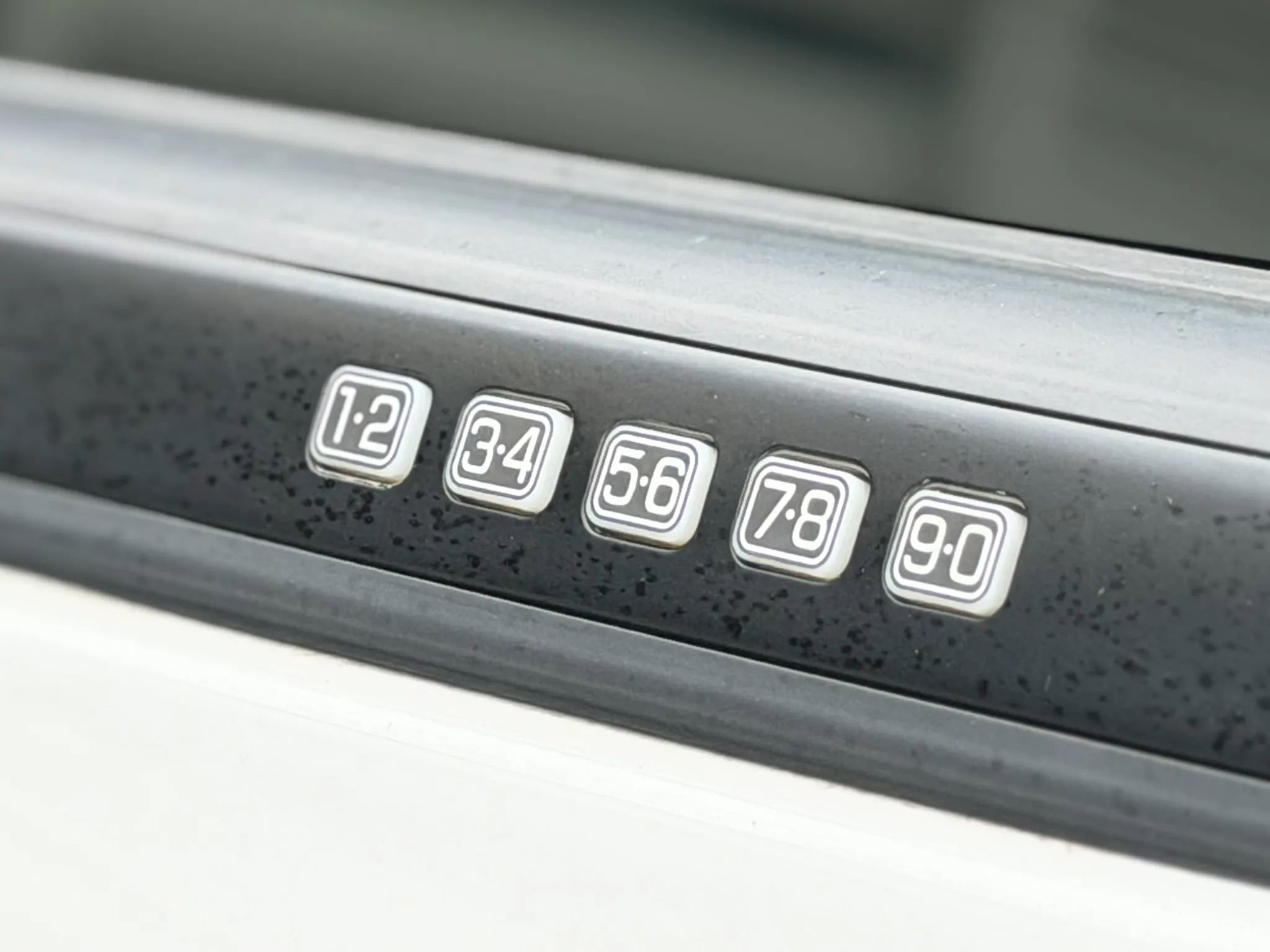 Used 2015 Ford Expedition XLT image 15