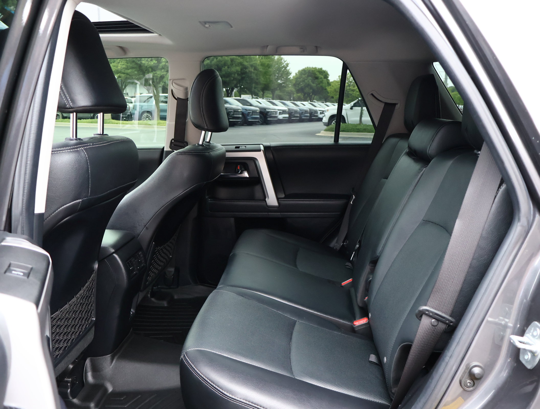 Used 2022 Toyota 4Runner Limited AWD/4WD image 26