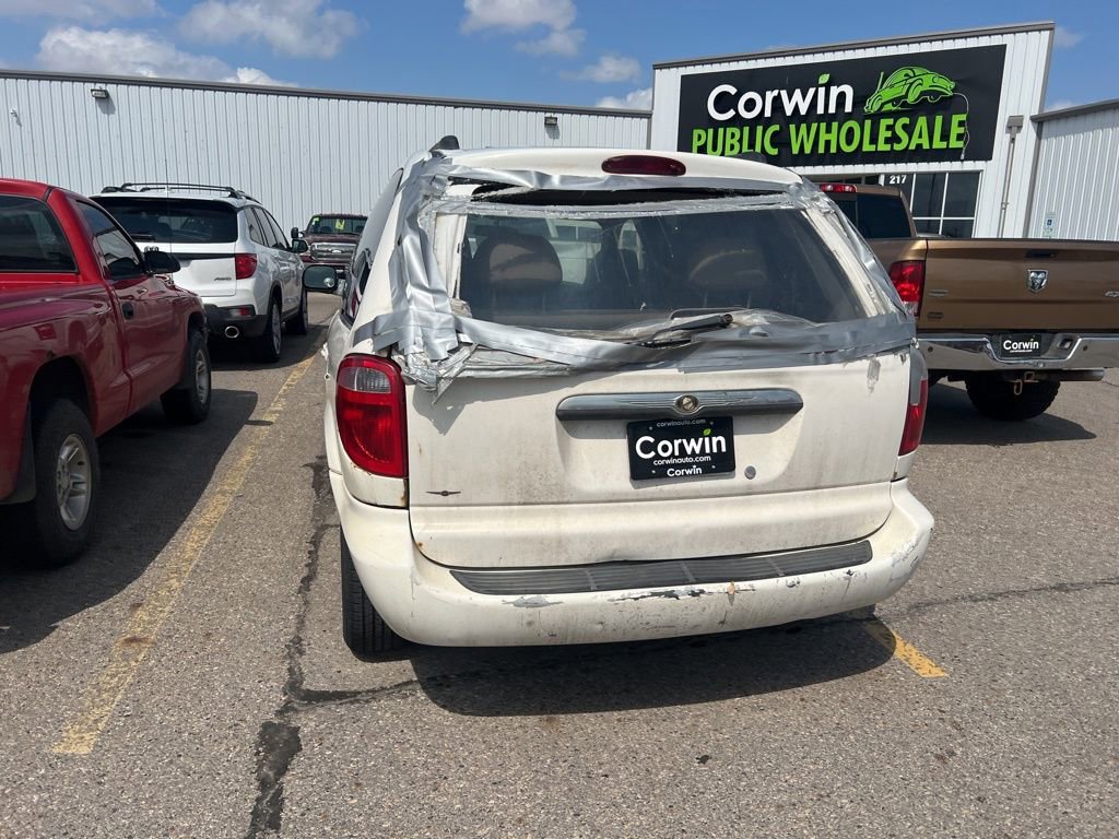 Used 2006 Chrysler Town & Country w/ Popular Equipment Group I FWD image 21