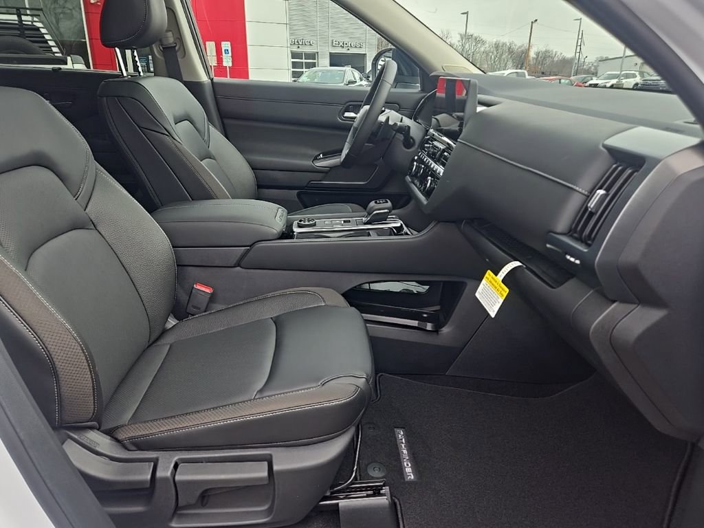 New 2026 Nissan Pathfinder SL image 25