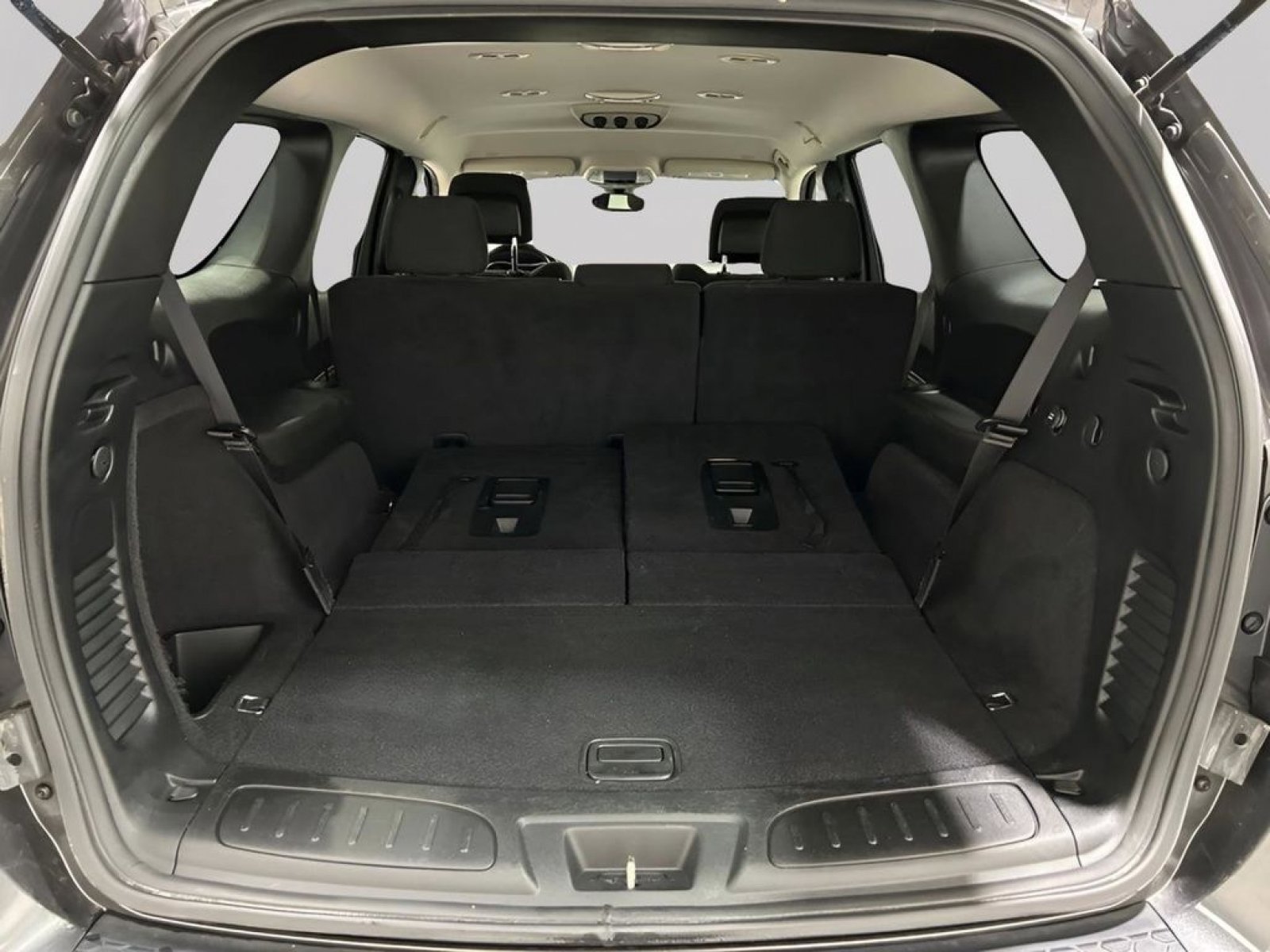 Used 2020 Dodge Durango SXT w/ Trailer Tow Group IV AWD/4WD image 33