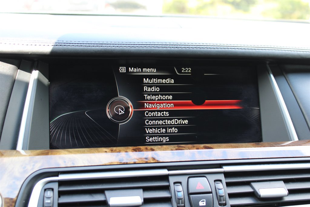 Used 2015 BMW 750Li xDrive image 22