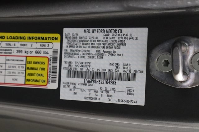 Used 2025 Ford Mustang Coupe RWD image 37