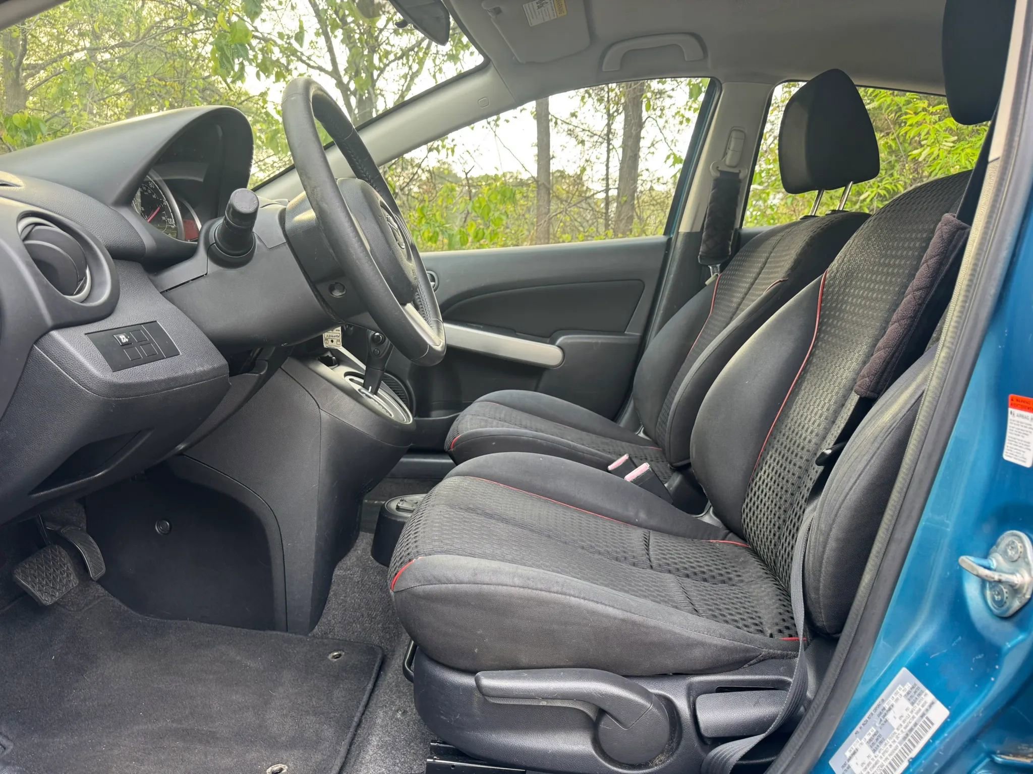 Used 2011 MAZDA MAZDA2 Touring FWD image 13