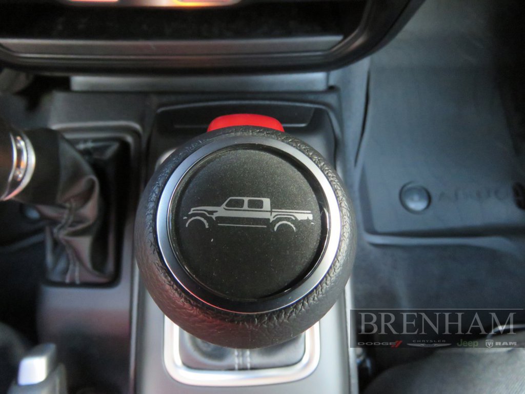 Used 2025 Jeep Gladiator Sport AWD/4WD image 18