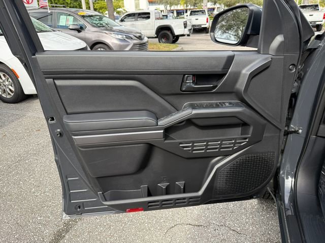 Used 2025 Toyota Tacoma SR5 AWD/4WD image 16