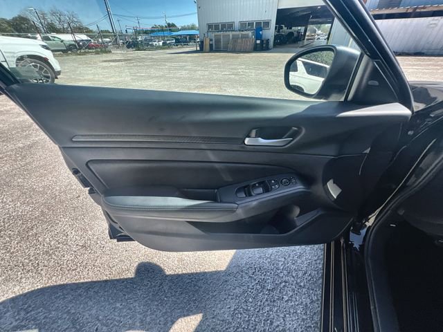 Used 2025 Nissan Altima 2.5 SV image 21