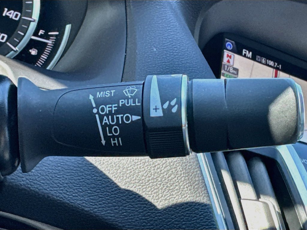 Used 2015 Acura TLX w/ Technology Package FWD image 13