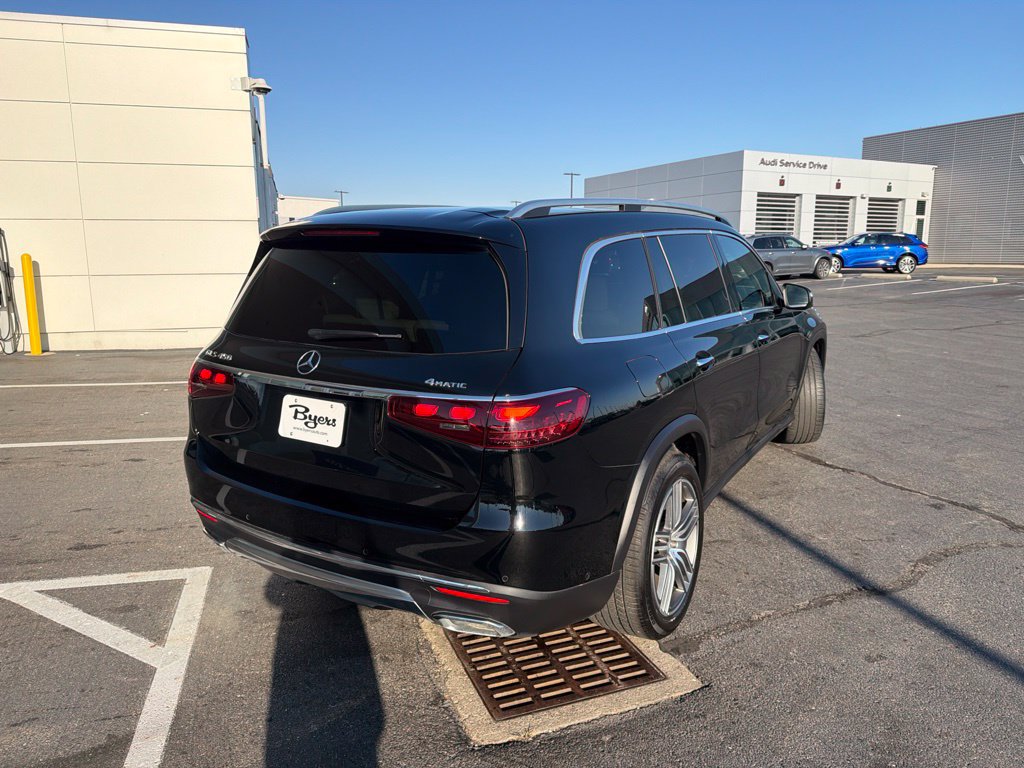 Used 2025 Mercedes-Benz GLS 450 4MATIC image 3