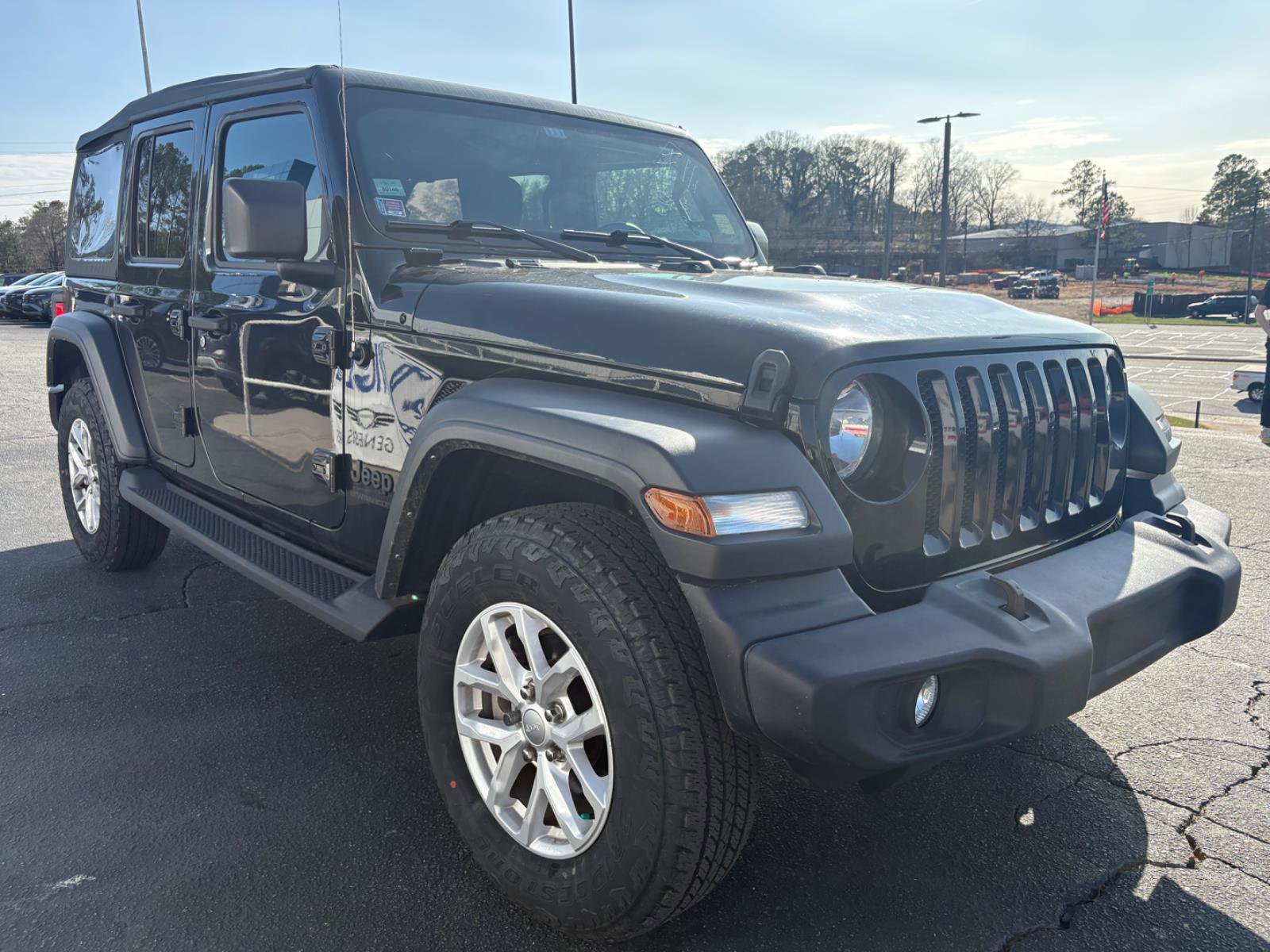 Used 2023 Jeep Wrangler Sport S image 3