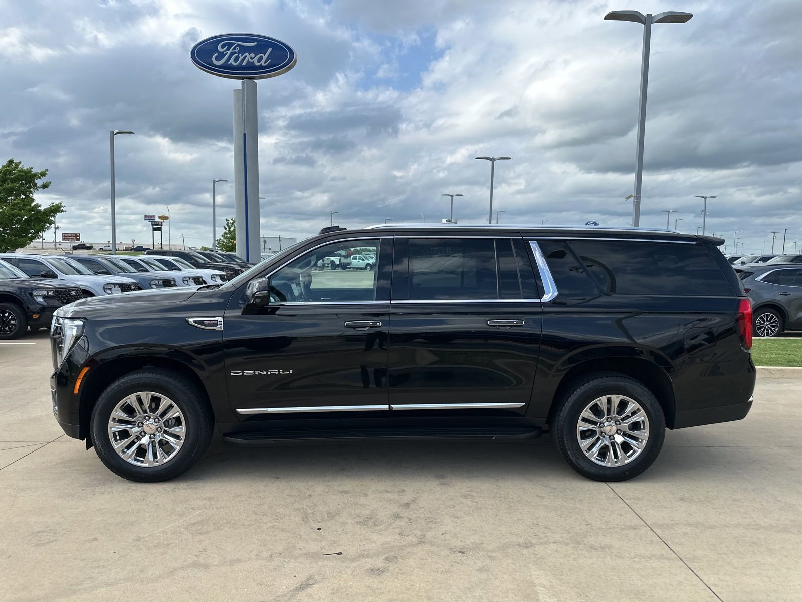 Used 2025 GMC Yukon XL Denali video 2