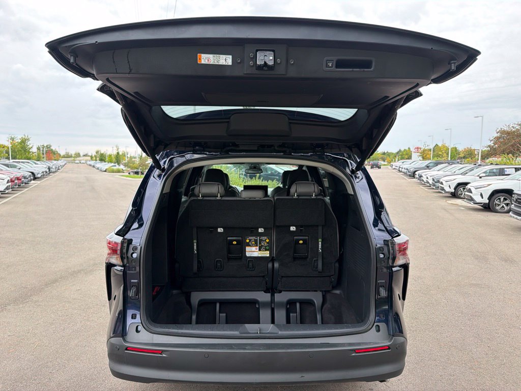 Used 2026 Toyota Sienna XLE AWD/4WD image 17