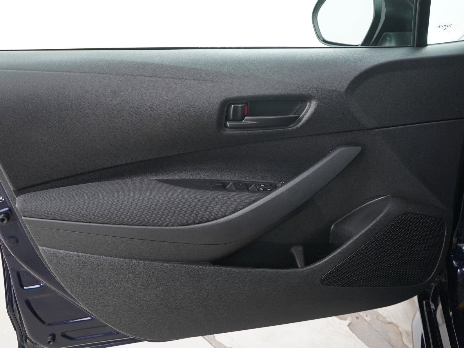 Used 2023 Toyota Corolla LE FWD image 18