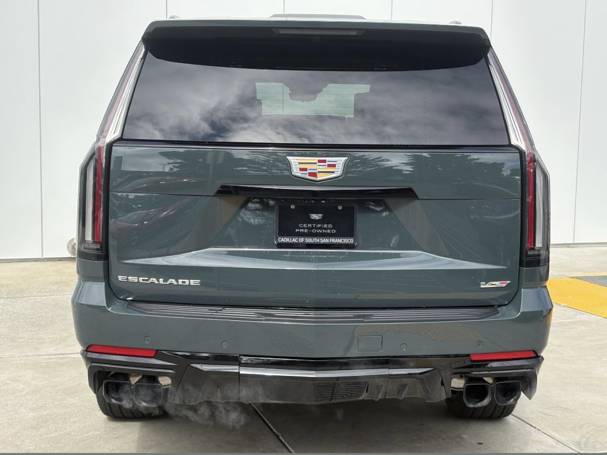 Used 2025 Cadillac Escalade ESV V AWD/4WD image 8