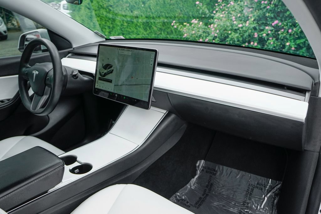 Used 2020 Tesla Model Y Long Range image 46