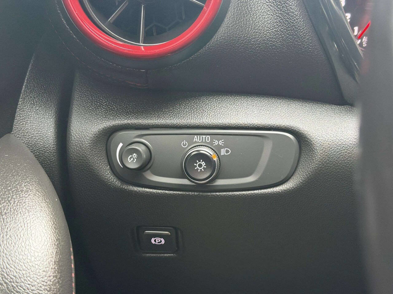 Used 2022 Chevrolet Blazer RS w/ Enhanced Convenience Package FWD image 47