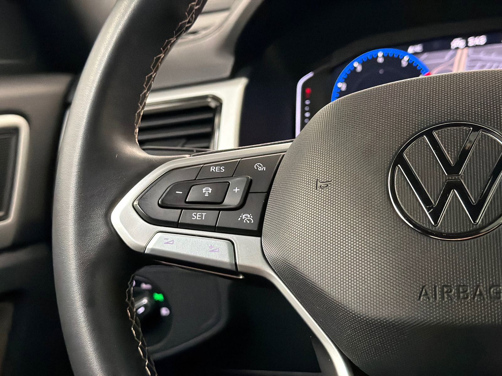 Used 2021 Volkswagen Atlas Cross Sport SEL image 23