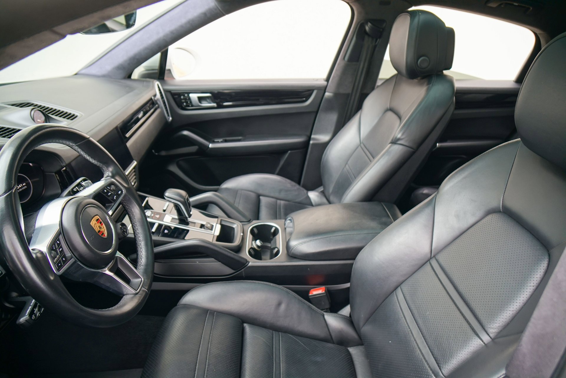 Used 2020 Porsche Cayenne image 19