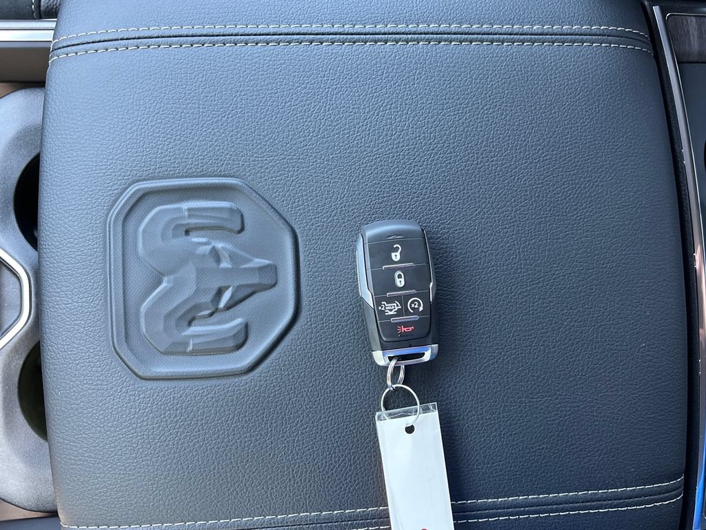 New 2026 RAM 1500 Laramie AWD/4WD image 23