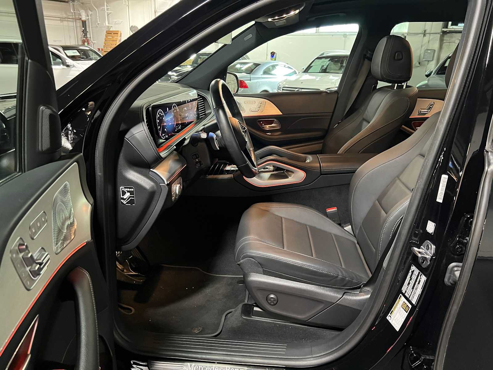 Used 2025 Mercedes-Benz GLS 450 4MATIC image 23