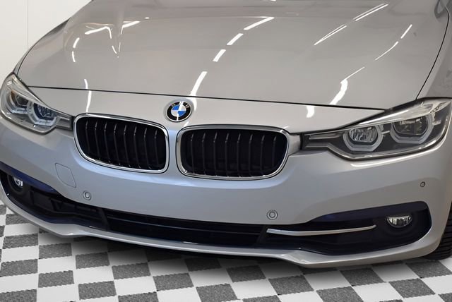 Used 2017 BMW 330i xDrive Sedan AWD/4WD image 14