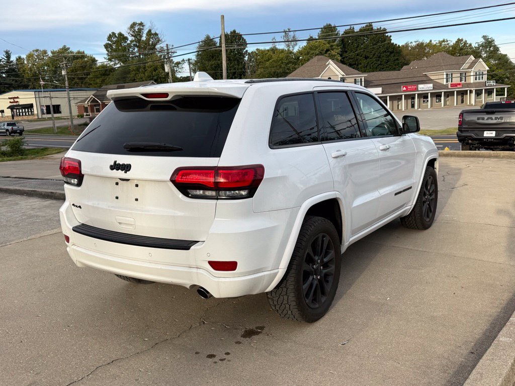 Used 2018 Jeep Grand Cherokee Altitude AWD/4WD image 6