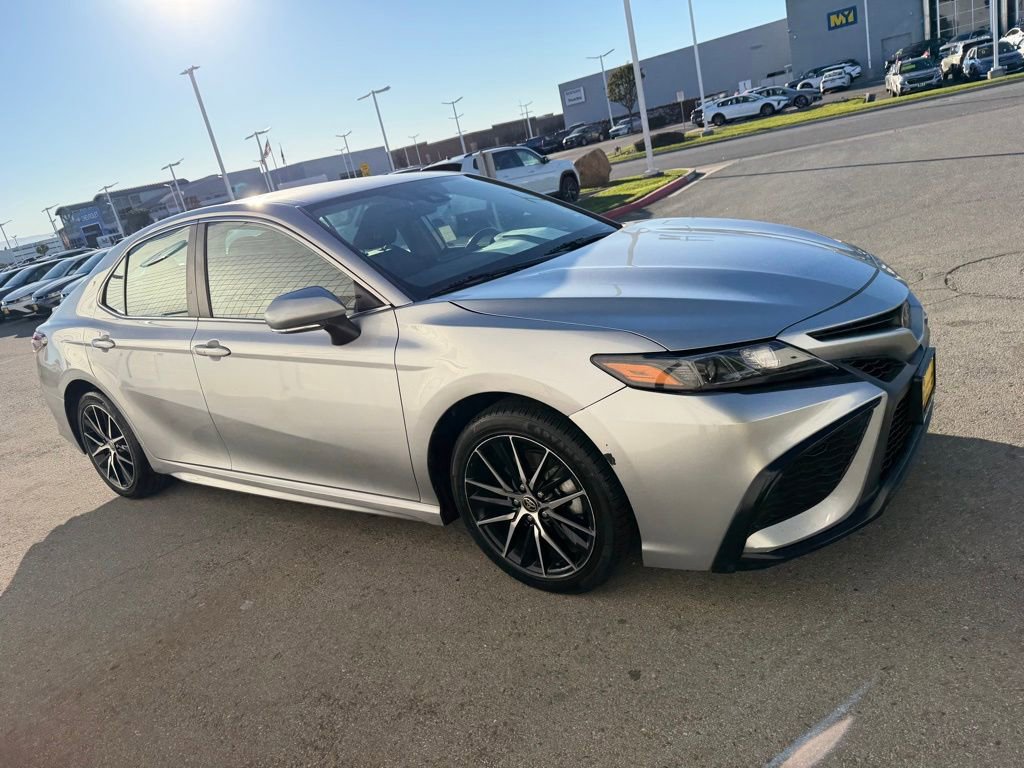 Used 2022 Toyota Camry SE image 7