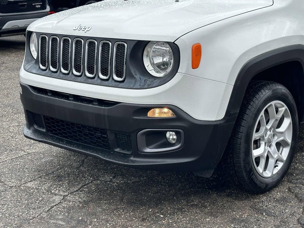 Used 2015 Jeep Renegade Latitude w/ Cold Weather Group II image 8