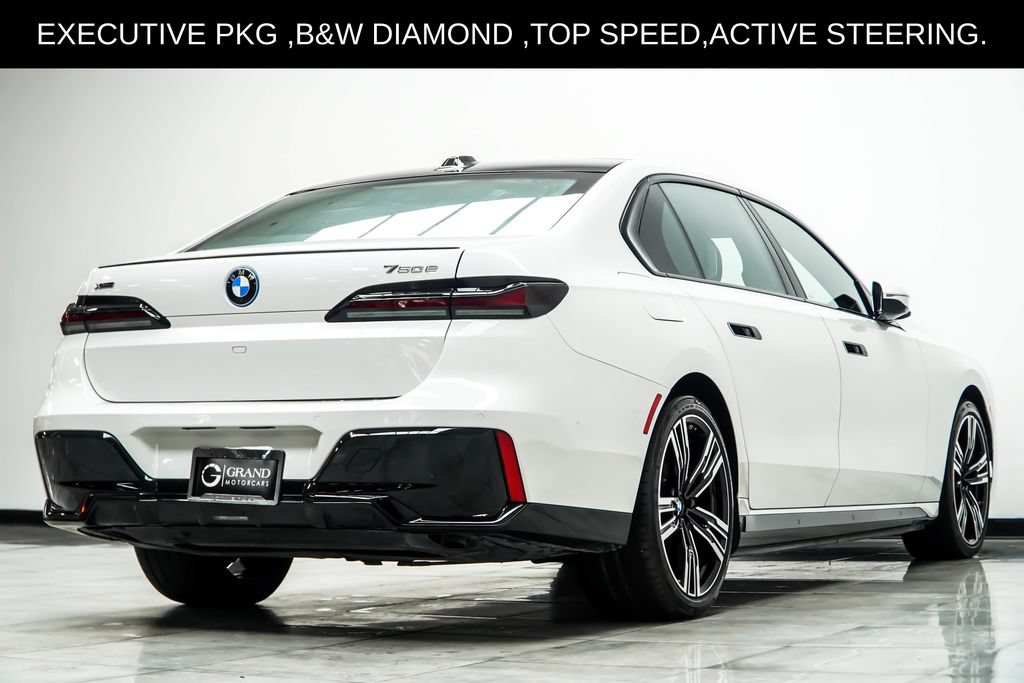 Used 2025 BMW 750e xDrive w/ Executive Package AWD/4WD image 20