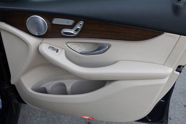 Used 2021 Mercedes-Benz GLC 300 4MATIC image 20