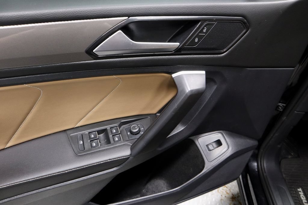 Used 2024 Volkswagen Tiguan SE w/ Panoramic Sunroof Package AWD/4WD image 23