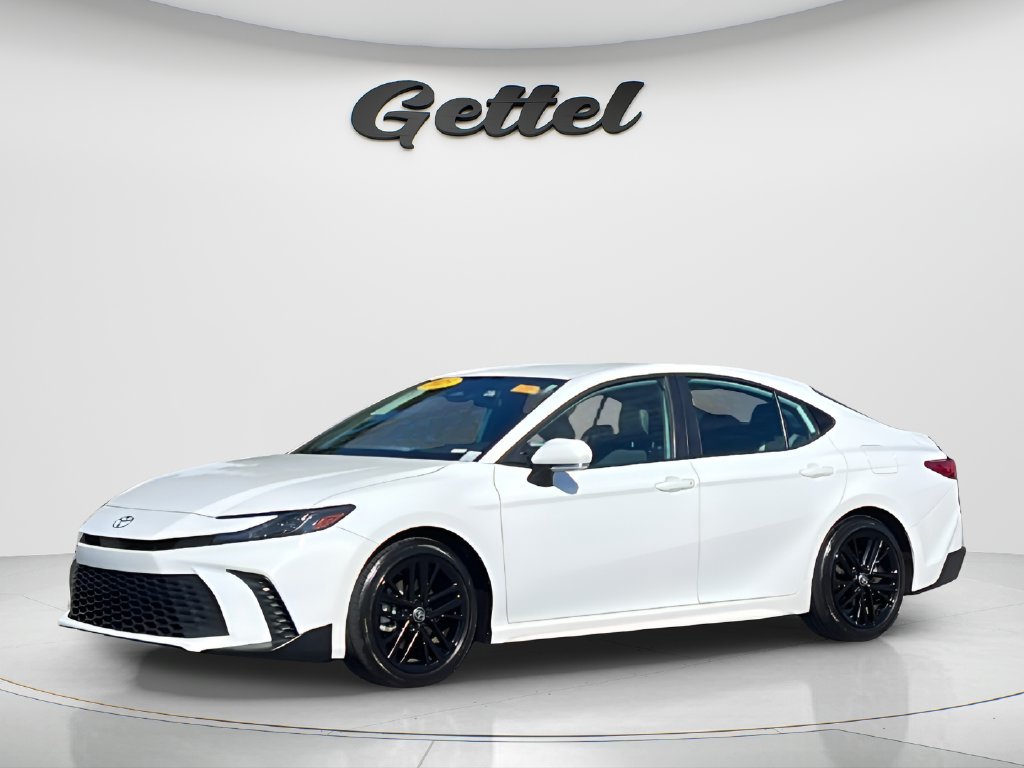 Used 2025 Toyota Camry SE