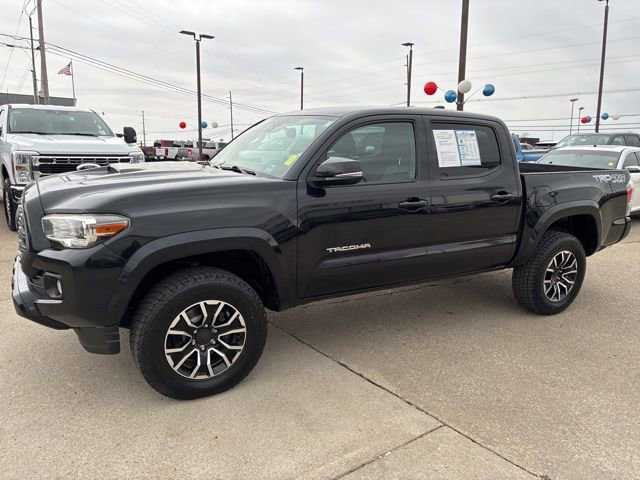 Used 2020 Toyota Tacoma TRD Sport image 3